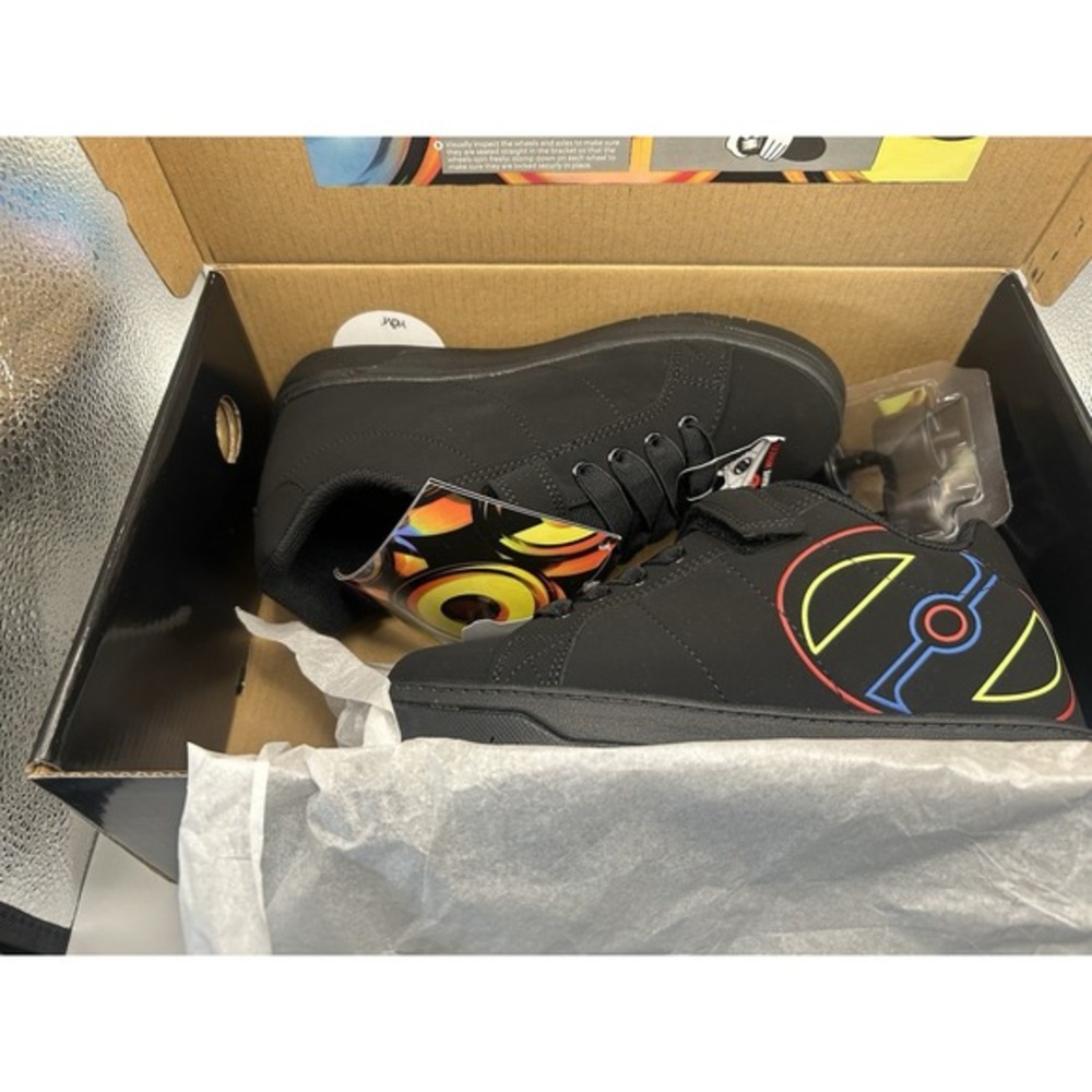 New Heelys Kids SZ 4 In Box Black Wheels